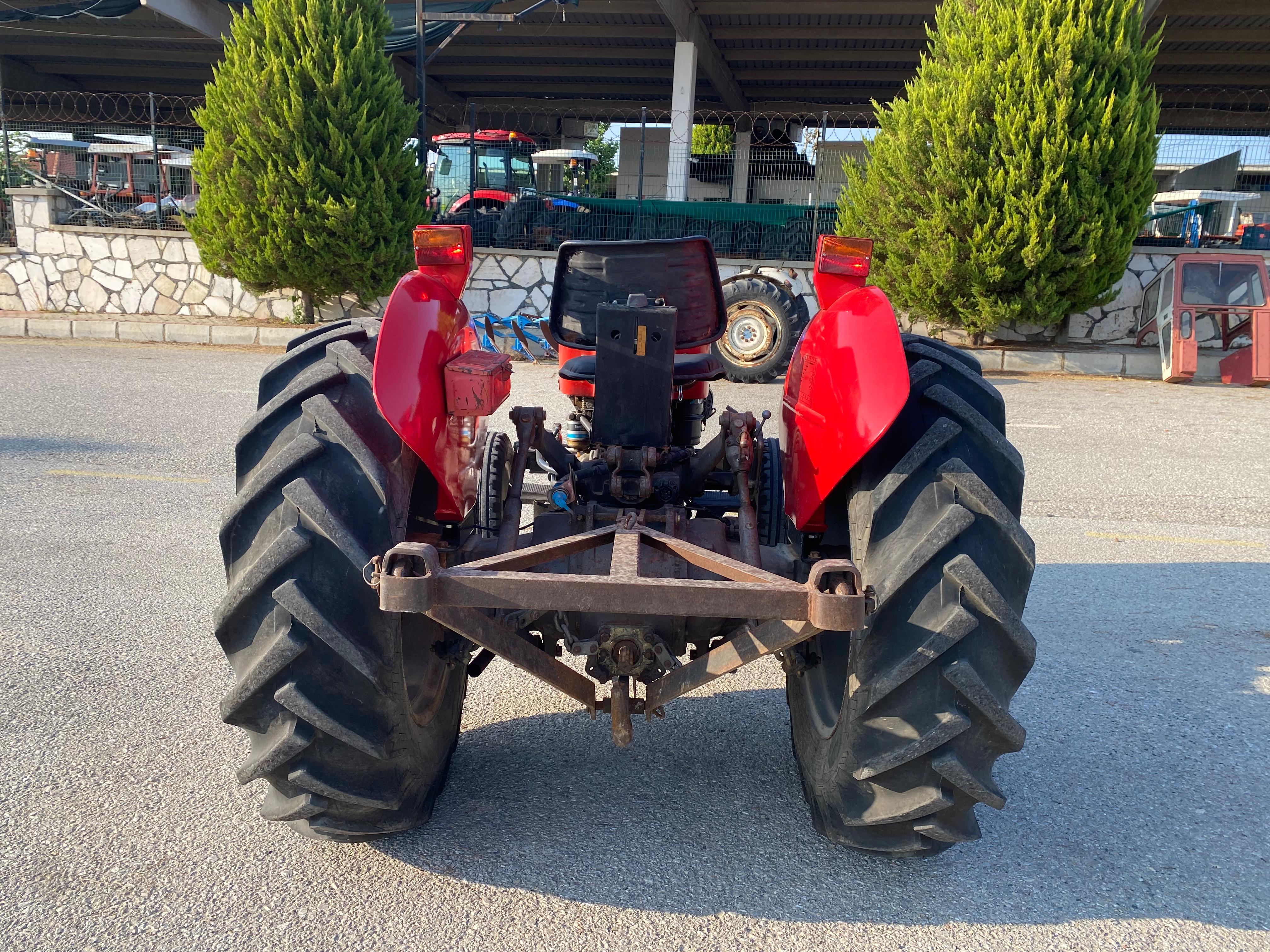 1996 240 Massey Arka Görünüm